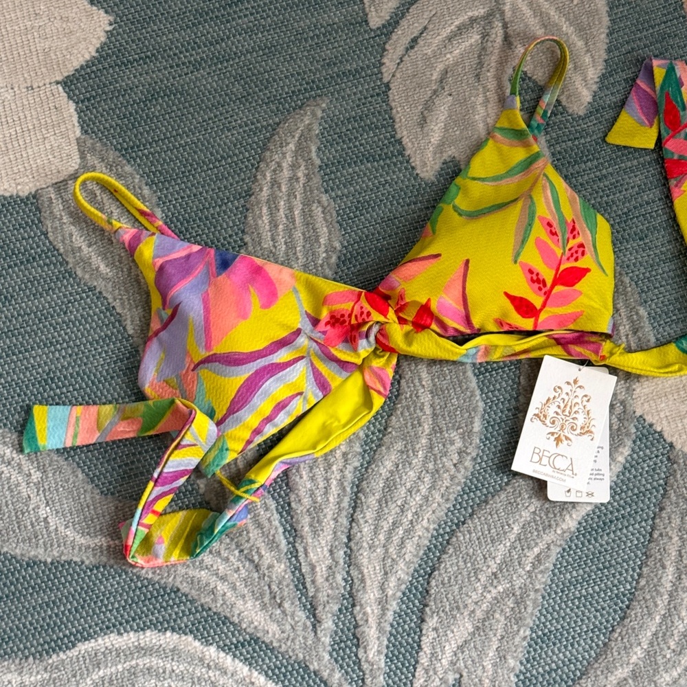 Becca Swim D Cup NWT Swim Top